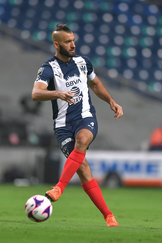 MONTERREY, MEXICO - OCTOBER 31: Nicolás Sánchez #4 of Monterrey kicks the ball during the 16th round match between Monterrey and Cruz Azul as part of the Torneo Guard1anes 2020 Liga MX at BBVA Stadium on October 31, 2020 in Monterrey, Mexico. (Photo by Azael Rodriguez/Getty Images)