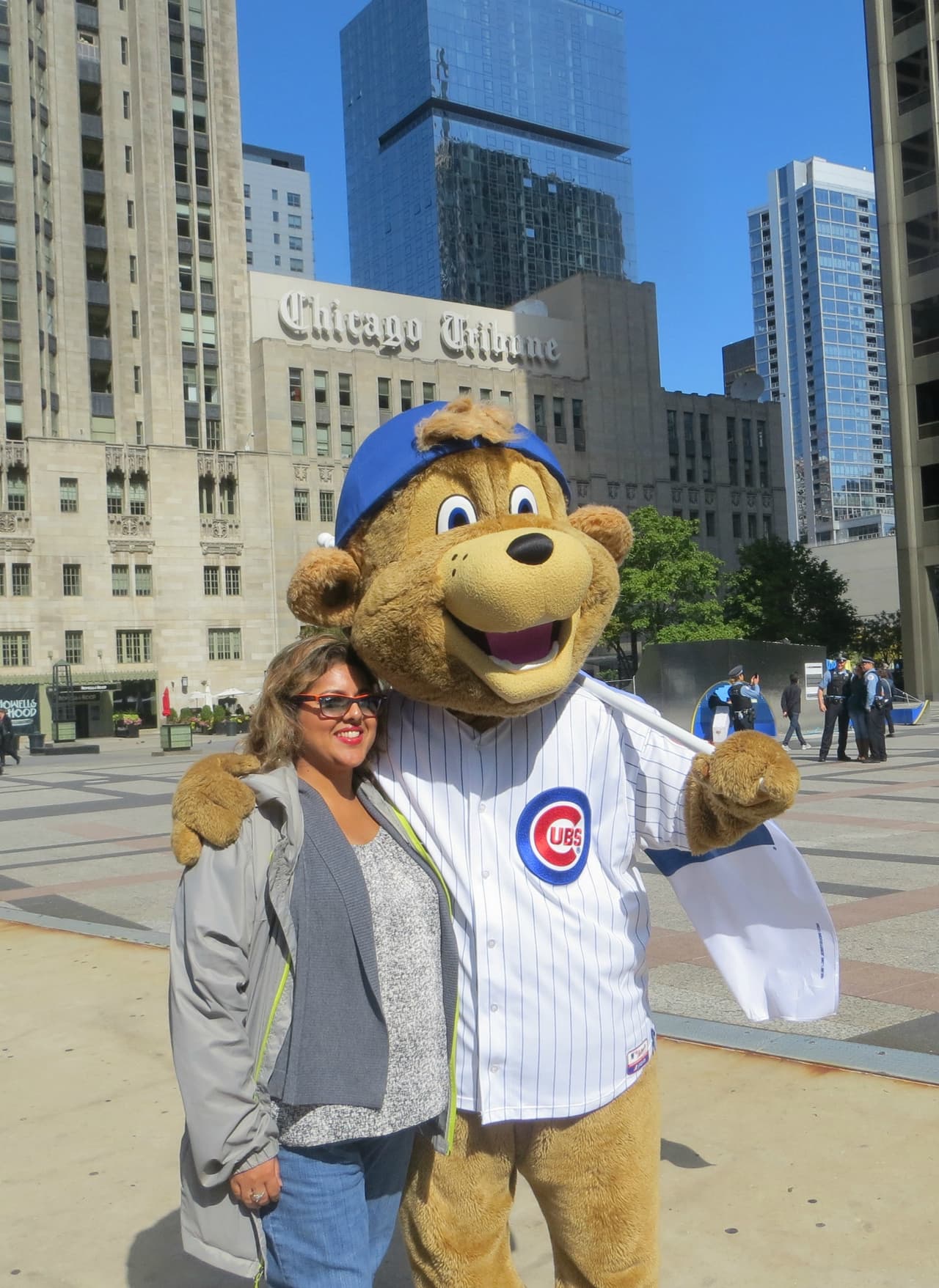 Desde muy temprano, Clark hizo apariciones sorpresa en distintos puntos de la ciudad.