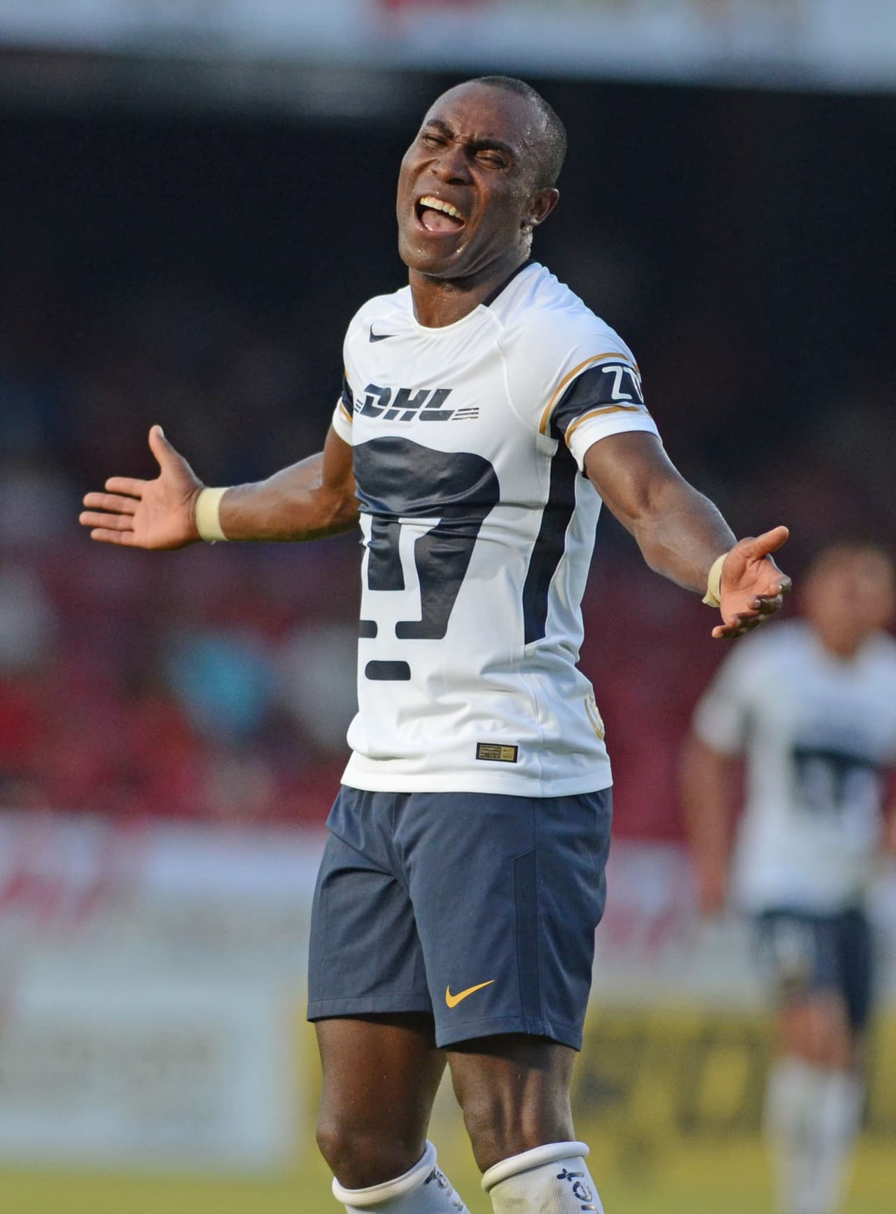 Guerrón poco pudo hacer durante el juego. En múltiples ocasiones se hizo evidente su frustración.