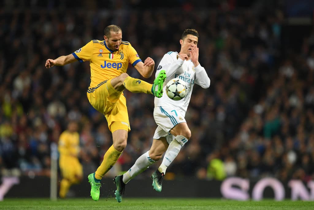 Un infaltable en la zaga de la
<i>La Vecchia Signora </i>es el defensa central Giorgio Chiellini. Es el capitán del equipo.