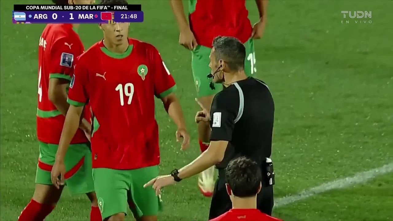 ¡Se desata la polémica! Argentina pedía penal pero se marca fuera del área