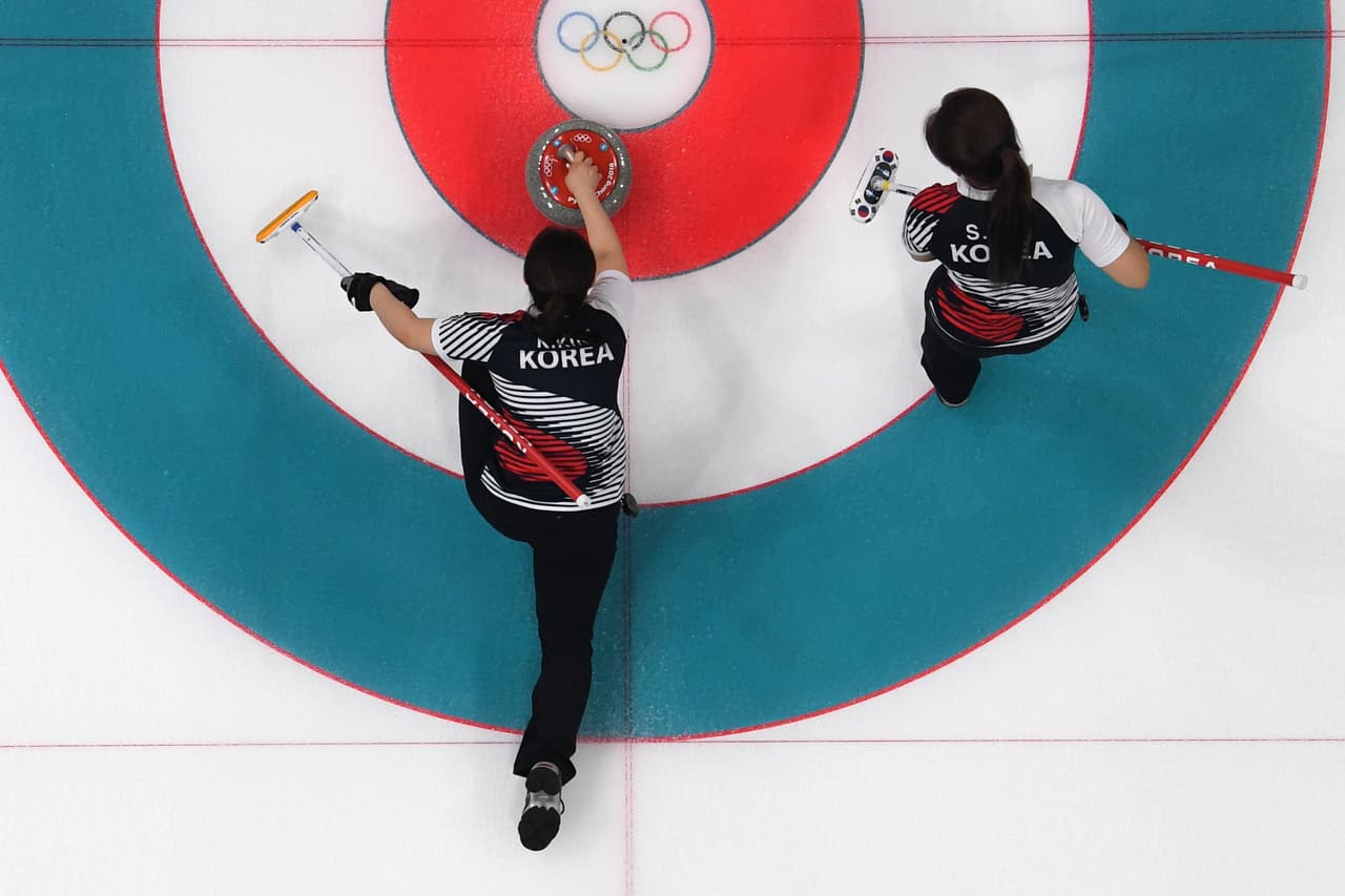 Es así como el curling, el deporte en el que Los Simpson ganaron medalla de oro para Estados Unidos en la serie de dibujos animados, es uno de los deporte más llamativos en Pyeongchang 2018.
