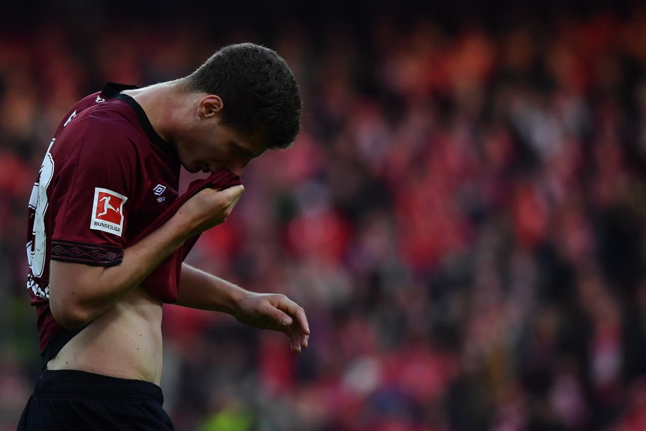 Sin embargo, fue el equipo local el que tuvo la opción más clara por un penalti al minuto 45 del segundo tiempo, fallado por Tim Leibold.