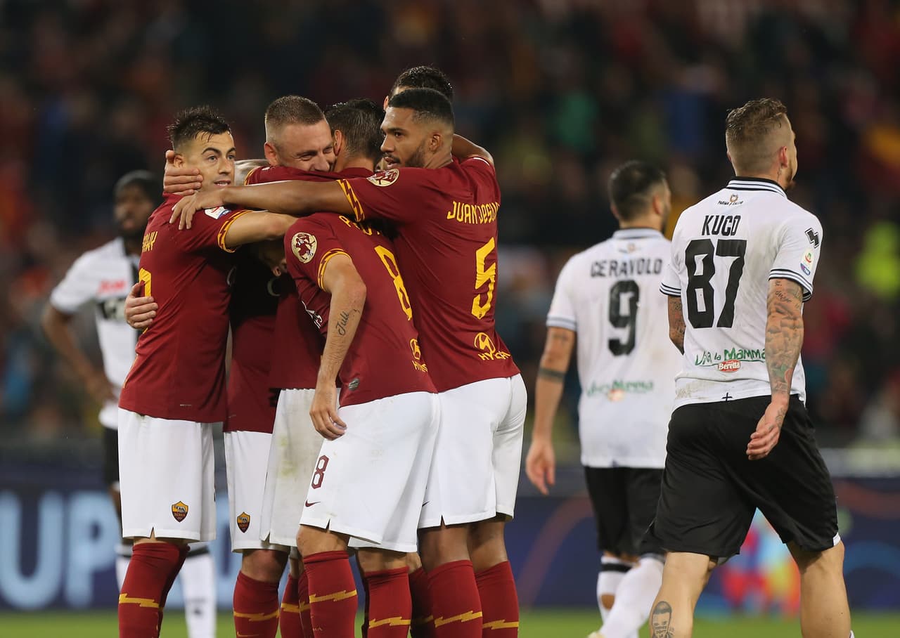 Lorenzo Pellegrini (35') y Diego Perotti (89') anotaron para la Roma, mientras Gervinho (86') descontó para el Parma que se queda en la Serie A.