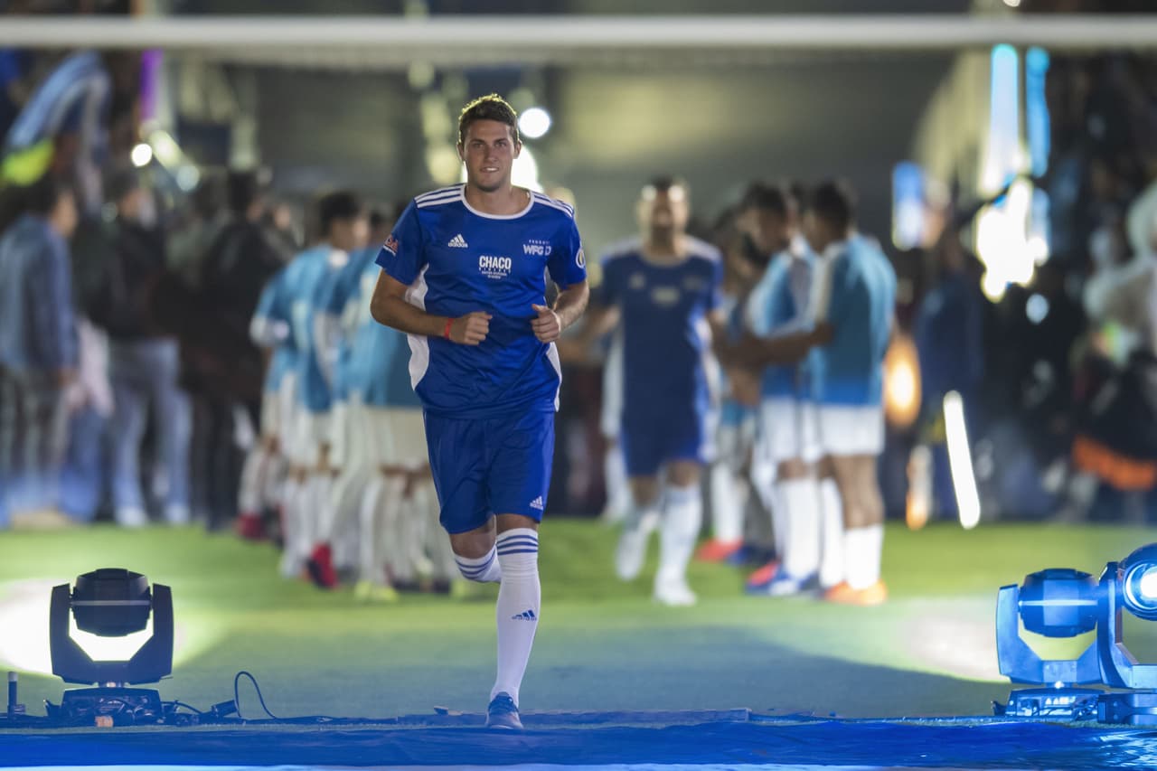 Santiago Giménez - Cruz Azul, hijo de Christian 'el Chaco' Giménez.