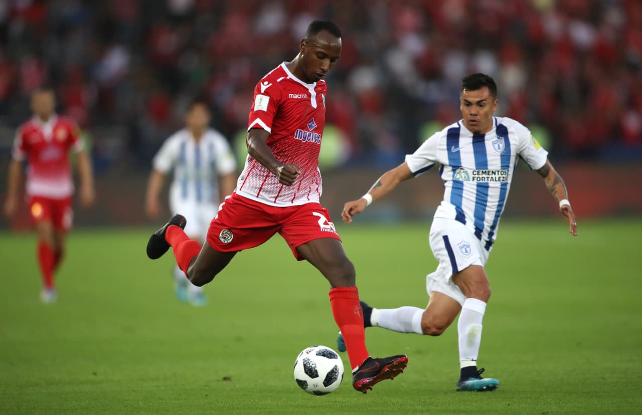 Como podían, los del Wydad conseguían llevar la pelota al área de Pachuca, pero nunca con claridad y apenas en un par de ocasiones con peligro.