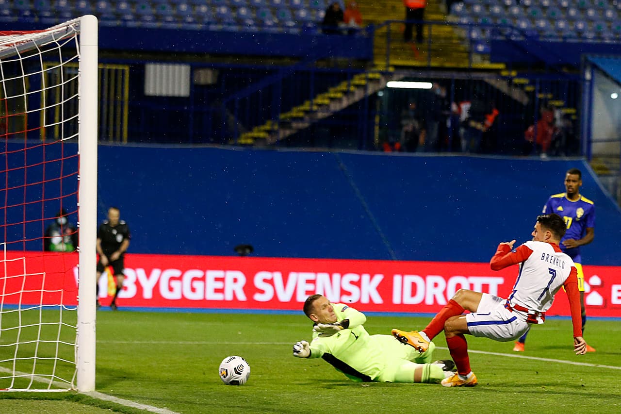 Croacia se recupera después de dos derrotas en la UEFA Nations League y vence a Suecia 2-1. Los goles croatas fueron por parte de Vlasić al 31 y de Kramaric al 84. Por parte de los suecos, Berg descontó al minuto 66.