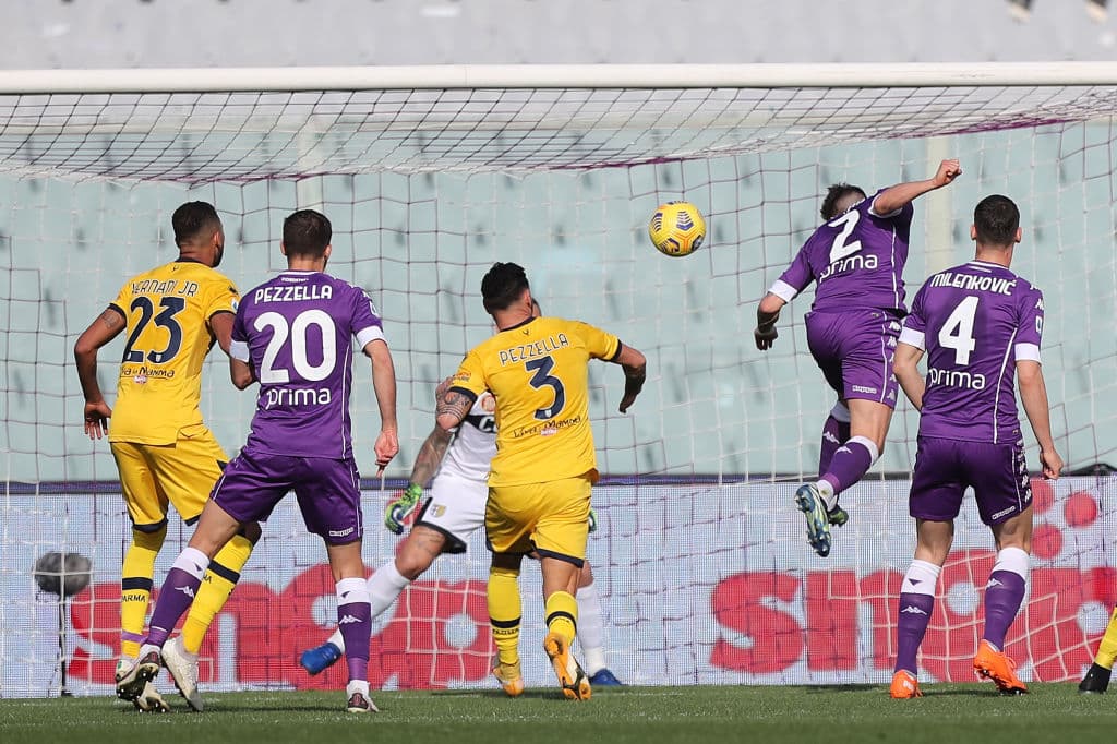 Fiorentina y Parma repartieron puntos en la Serie A con un marcador de 3-3. Los goles por parte de la 'Fiore' fueron a cargo de Lucas Martínez, Nikola Milenkovic y Simone Iacoponi en el 90+4'. Por parte de los 'Crociati', Juraj Kucka, Jasmin Kurtik y Valentin Mihaila fueron los autores de los goles.