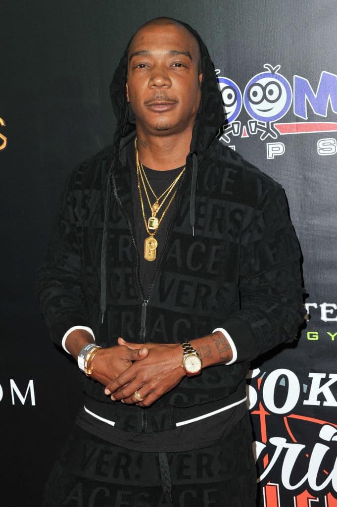 El cantante de rap Ja Rule asistió también a presenciar el partido para reencontrarse con amigos.