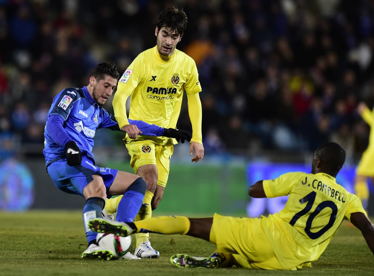 Sin embargo, Campbell ocupa una plaza de extranjero no comunitario en la Premier y a inicios del 2015 fue cedido por cuarta vez, ahora al Villarreal.