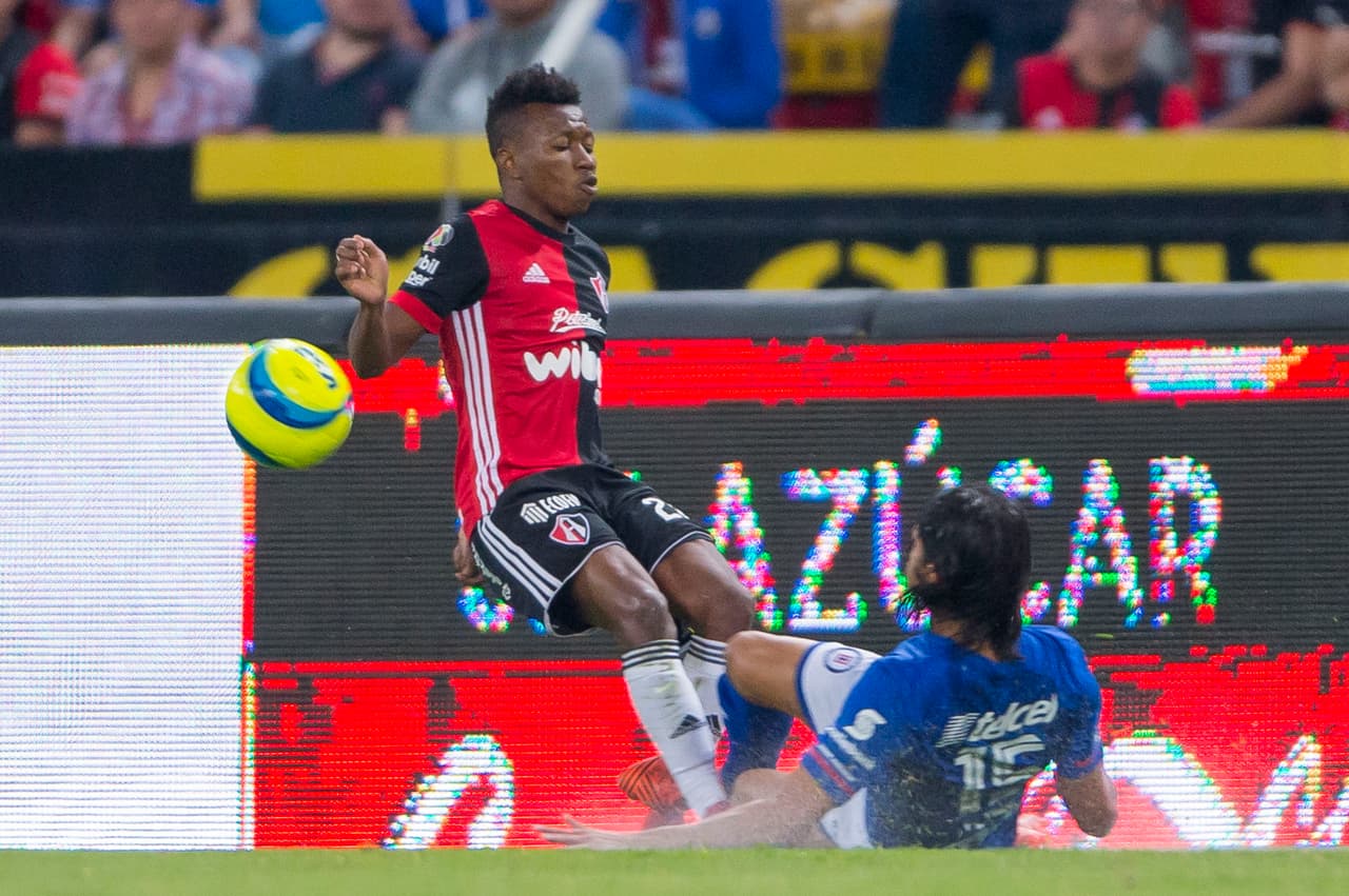 El conjunto local pudo hacer al menos un gol más ante los espacios que dejó Cruz Azul buscando el empate. Pero ya no encontraron el arco.
