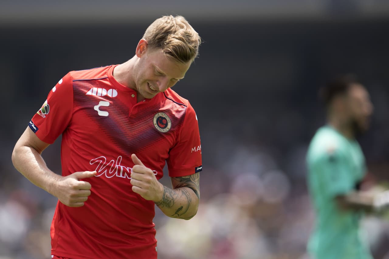 Jugadores discutidos por los seguidores de Pumas como Víctor Malcorra y Jeison Angulo pusieron los tantos del 2-0 sobre el pobre Veracruz.