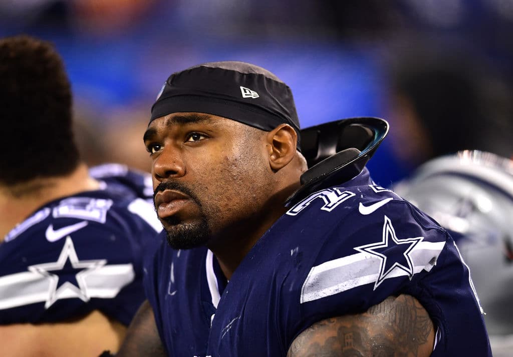 Como tackle está Tyron Smith de Dallas Cowboys.