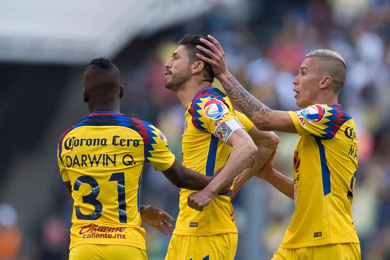 Con gran técnica individual, Oribe remato de primera intención para meter el balón pegado a la base del poste derecho. Golazo del mexicano.