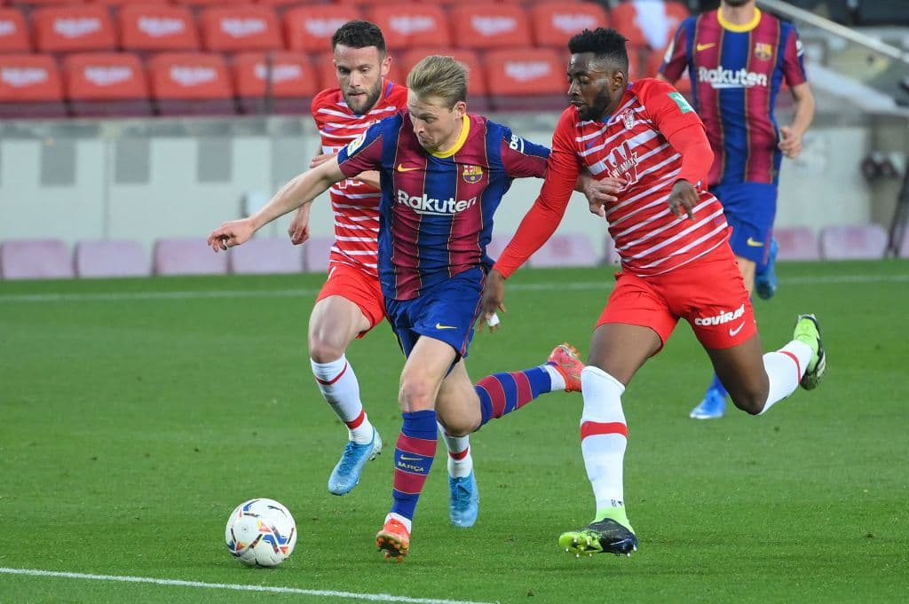 Los goles de Darwin Machís (63') y Jorge Molina (79') confirman la voltereta del 1-2 del Granada sobre el Barcelona y la pelea por el título de La Liga se pone color de hormiga.