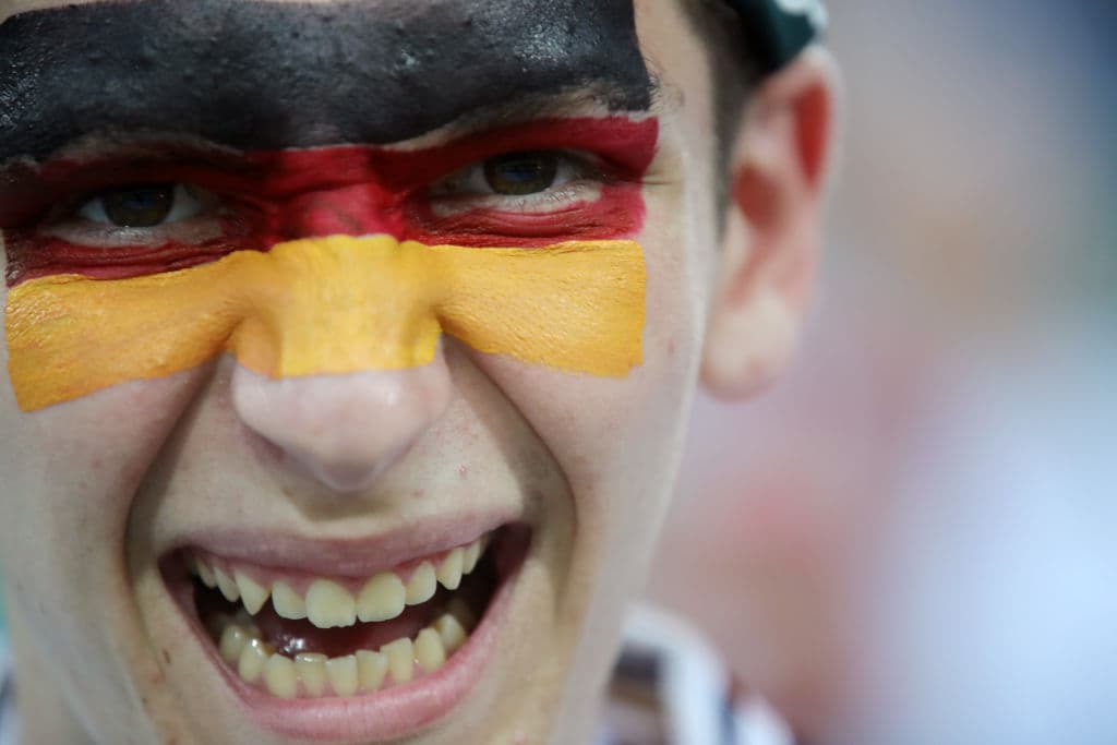 Los fanáticos de Alemania y de Suecia viven la fiesta del segundo partido de ambos países por el grupo F en el Mundial de Rusia 2018, en medio del colorido del certamen.
