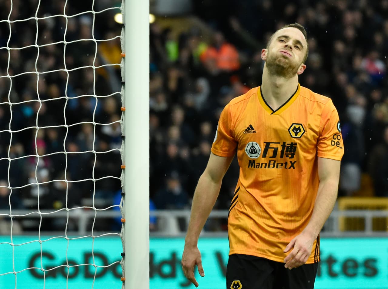 Con gol de último minuto de Vertonghen, Tottenham logra rescatar los tres puntos en casa ante Wolverhampton que no dejó de luchar hasta el último minuto, sin embargo Spurs se queda con el triunfo. Raúl Jiménez tuvo presencia en el partido, sin embargo no logró anotar.