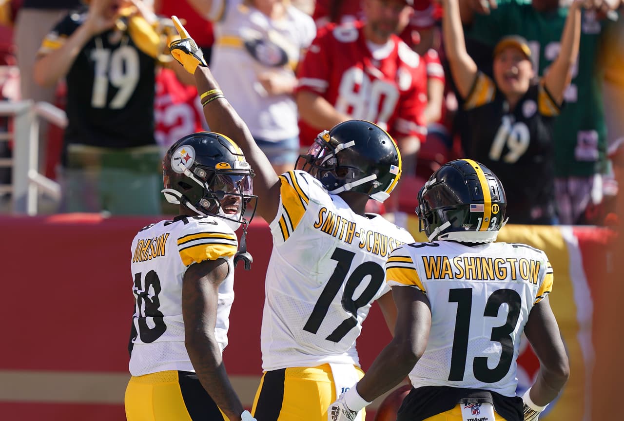 JuJu Smith-Schuster fue el líder en recepciones para los Steelers con 81 yardas entres recepciones además de una anotación de 76 yardas.