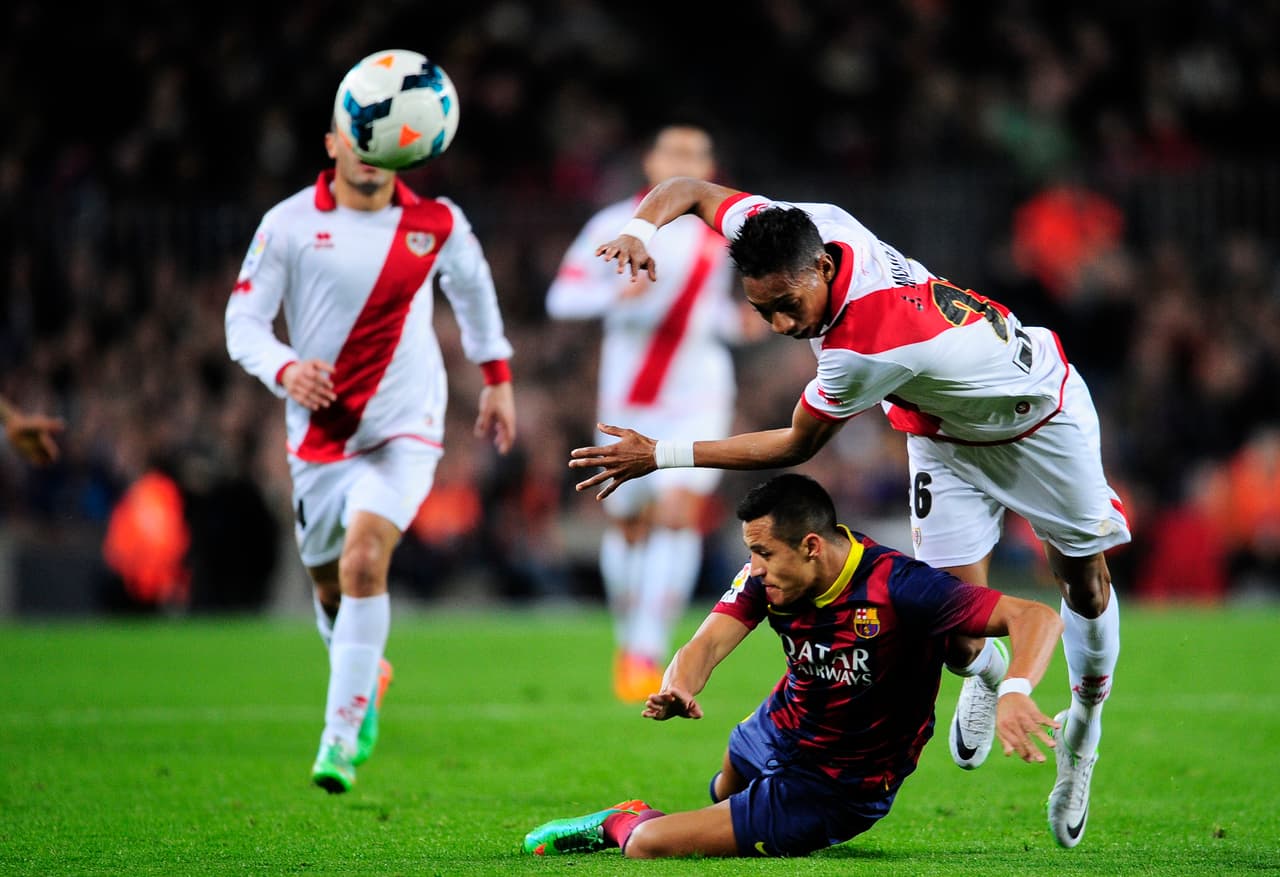 Johan Mojica llegó a España en el 2013 a préstamo desde el Deportivo Cali al Rayo Vallecano. El club de Vallecas lo compró y luego lo puso a préstamo en Valladolid y Girona, con el que logró el ascenso a Primera.