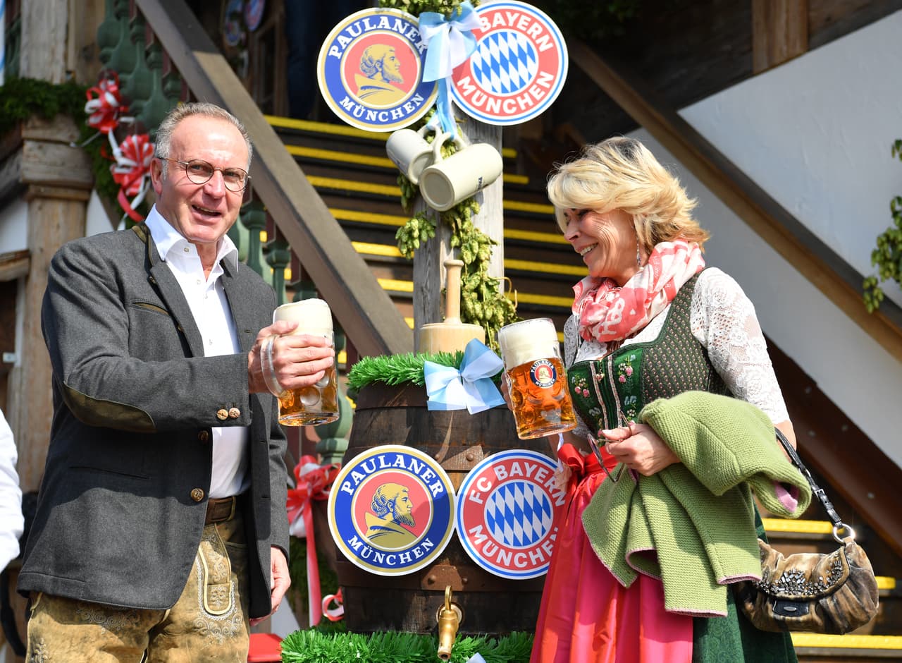 Jugadores y directivos del club aprovecharon para tener un momento de esparcimiento en la tradicional fiesta europea.