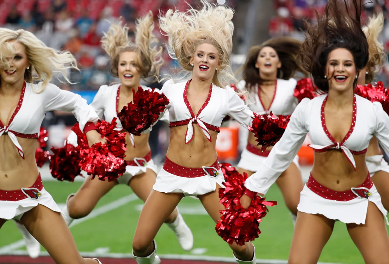 La Semana 12 de la NFL tuvo en la belleza y energía de las porristas en los estadios ese ingrediente perfecto para darle un color especial al fútbol americano estadounidense.