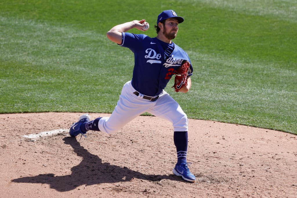 Extienden la licencia administrativa de Trevor Bauer en la MLB