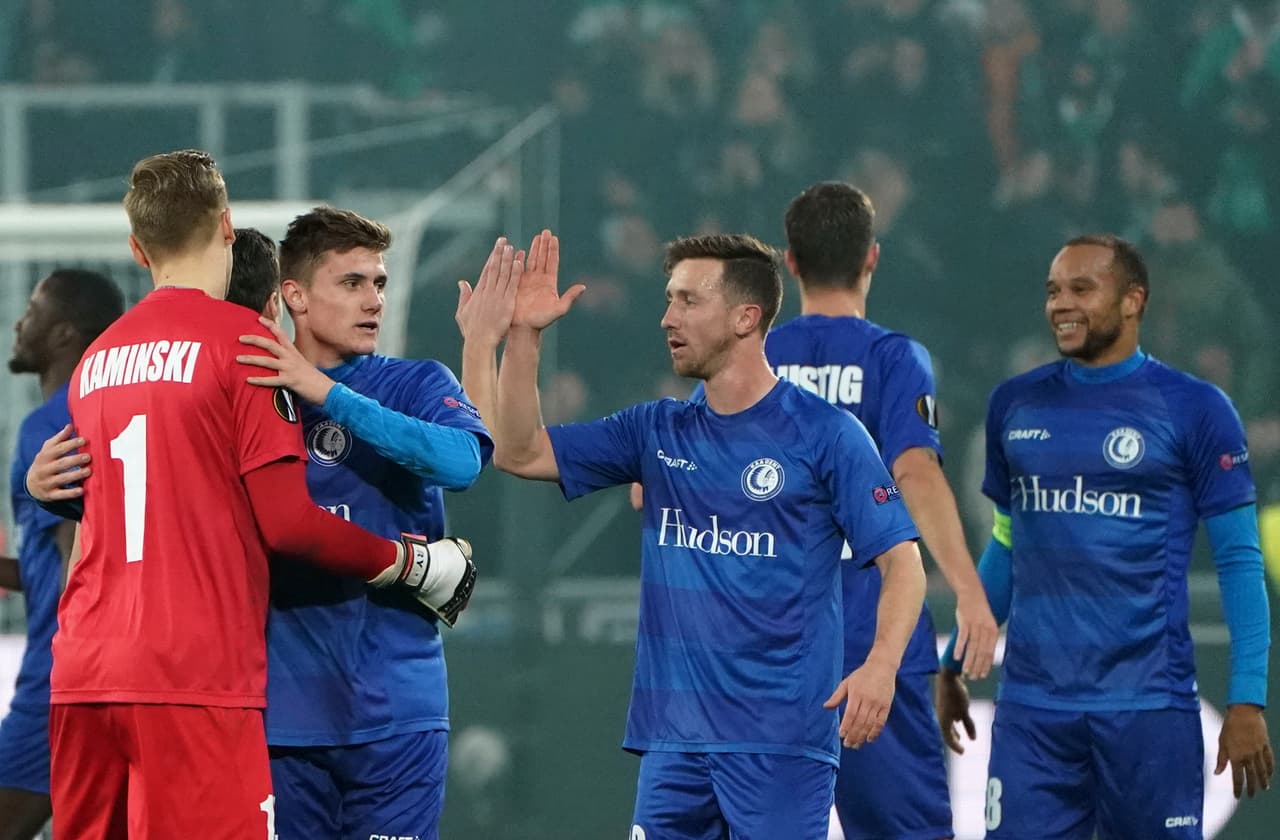 Gent clasificó al llegar a 9 unidades pero sigue peleando la primera posición del grupo I con el Wolfsburgo.