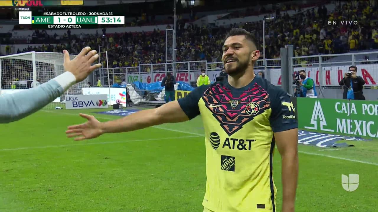 ¡GOL!  anota para América. Henry Martín