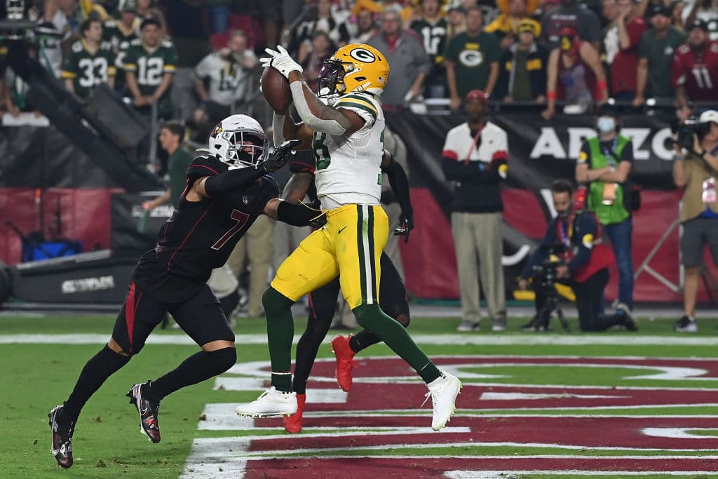 La experiencia le gana a la juventud y Aaron Rodgers comanda la victoria 24-21 sobre los Arizona Cardinals.