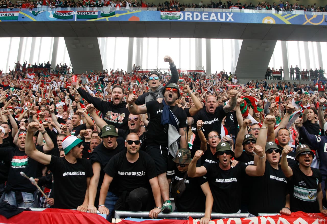 El ambiente antes de arrancar el primer duelo de la quinta jornada.