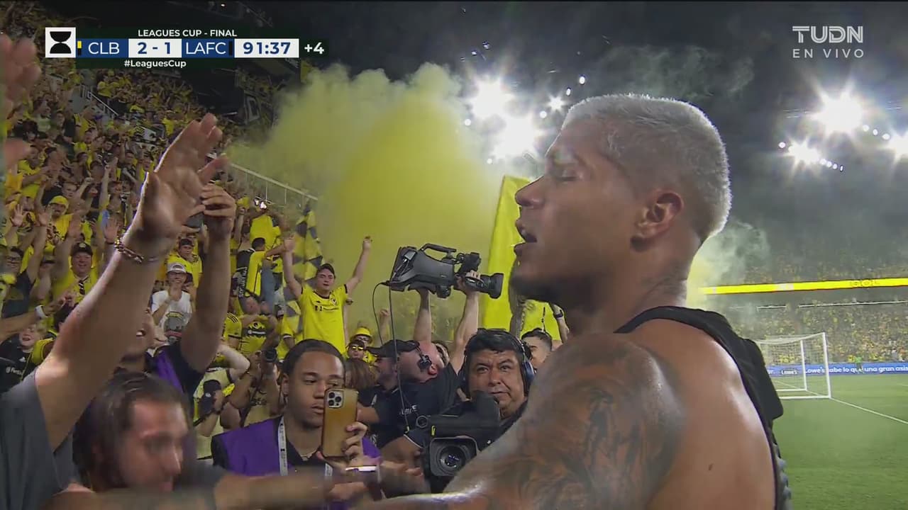 ¡Gol del título! El balón de Cucho so cuela a las redes de Lloris