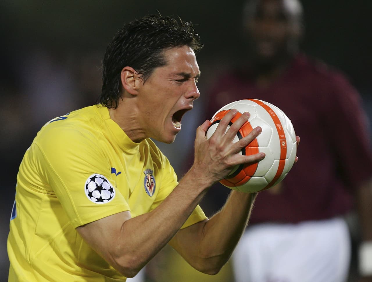 Guillermo Franco estuvo con Villarreal y en la edición de 2008-2009 fue eliminado en cuartos de final contra Arsenal.