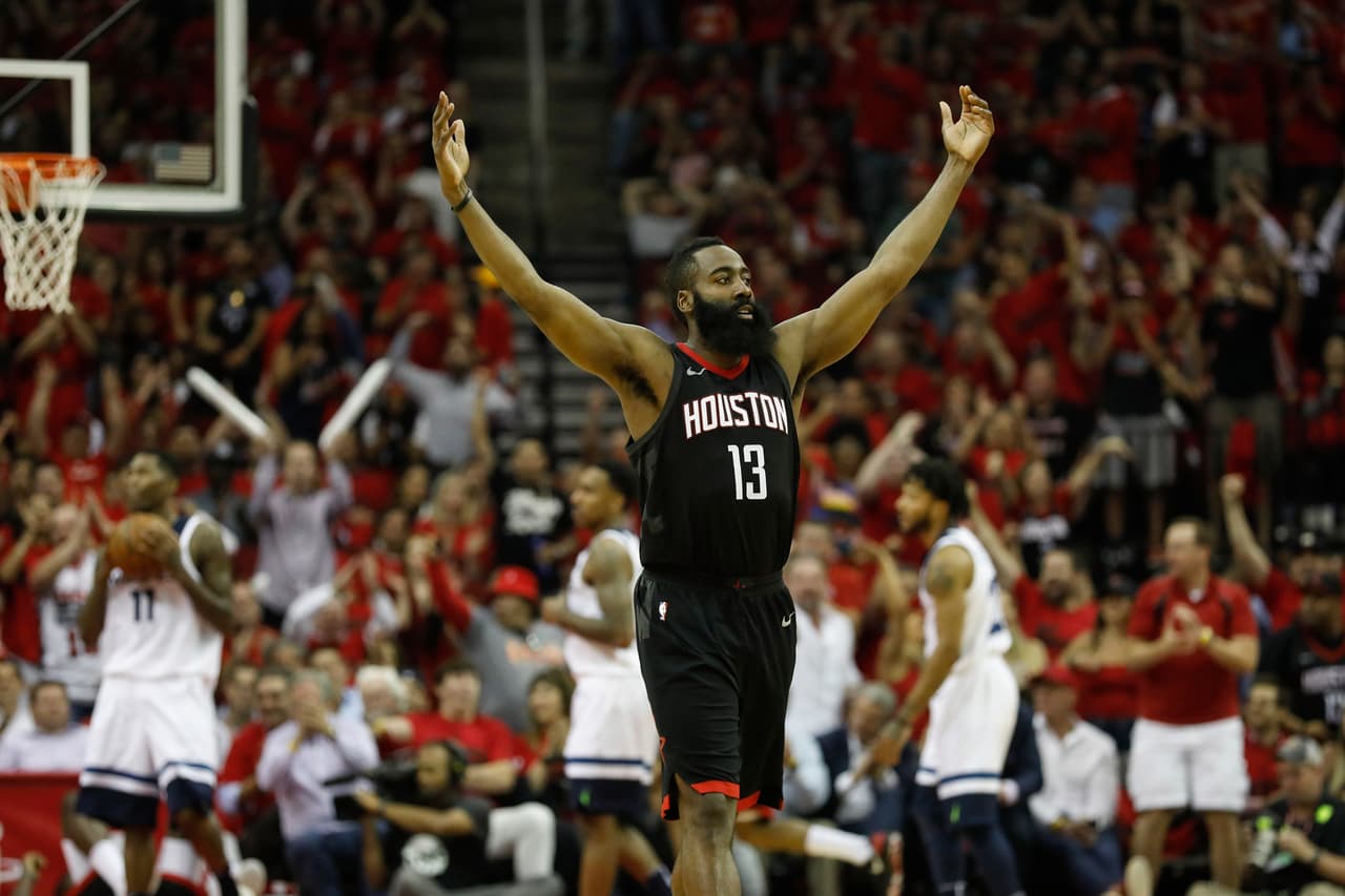 James Harden comandó a los Rockets en la primera semifinal ante el Jazz