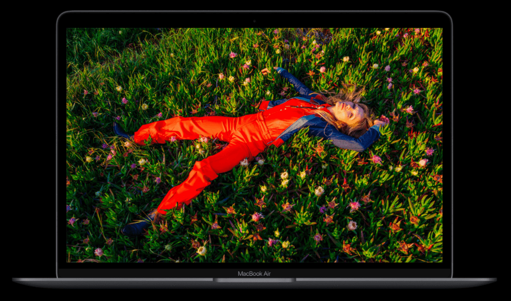 A pesar de parecer ser lo mismo que las entregas anteriores de las MacBook, su procesador M1 basado en ARM, lo hace ser superior al resto y consume menos energía.