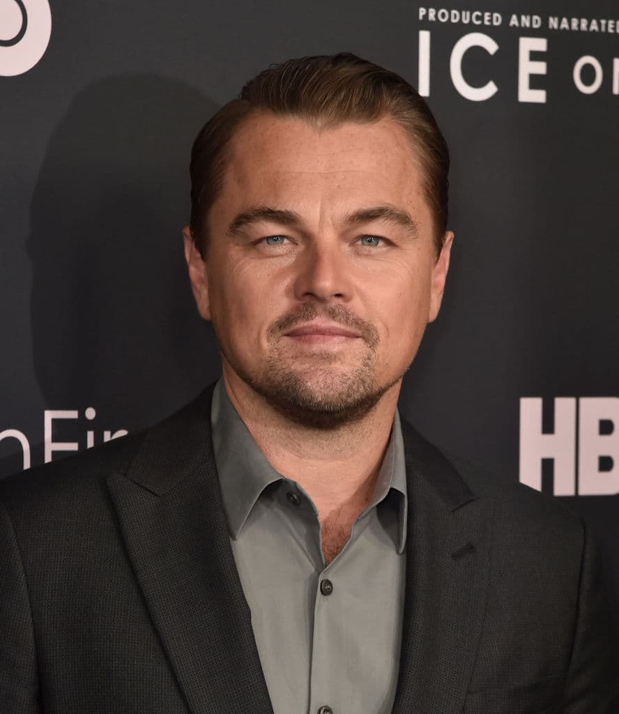 El clásico italiano tiene el poder de hacer llorar al que sea cada vez que la ven. La historia nos muestra como un joven logra encontrara trabajo en tiempos de posguerra, pero para poder trabajar necesita una bicicleta.
<br>