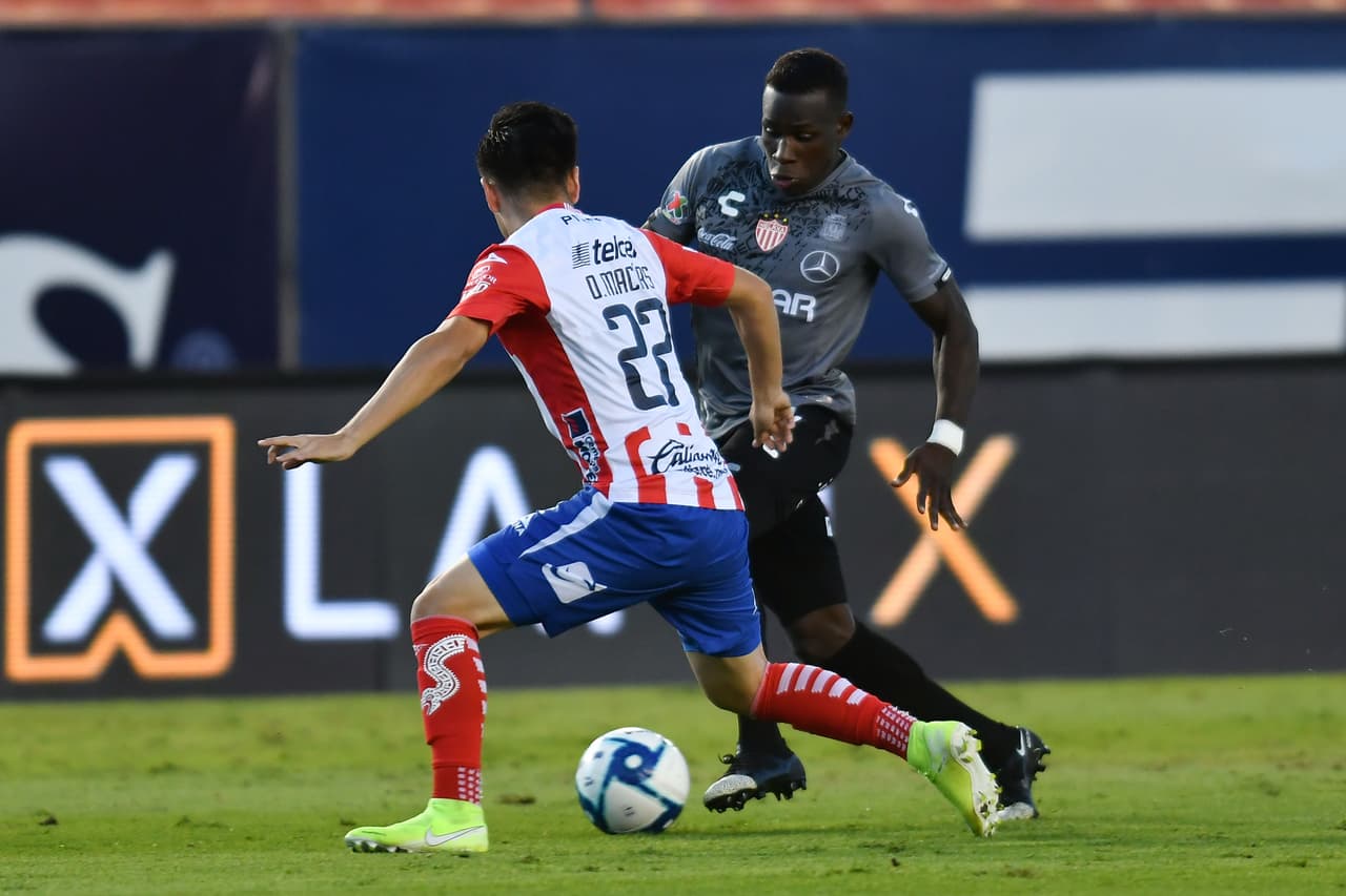 Con goles de Mauro Quiroga al 32 y Cristian Calderon al 90+3 el Necaxa se impone de visita 0-2.