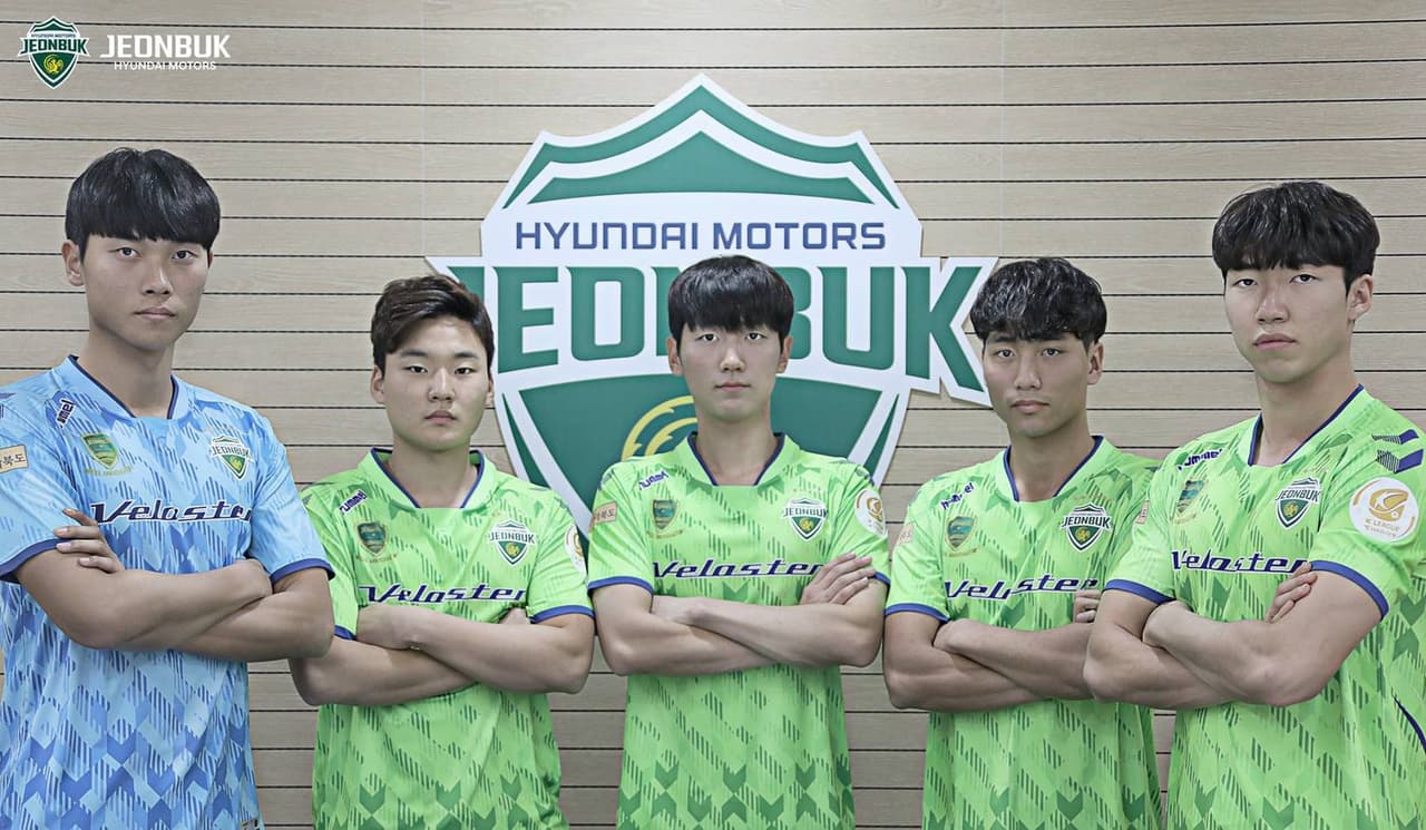 <b>Jeonbuk Hyundai Motors</b>
<br>Fundado en 1994 por Hyundai Motors, compañía surcoreana fabricante de automóviles. Es dueña y patrocinadora del equipo. Su color es verde por la provincia de Jeolla del Norte.