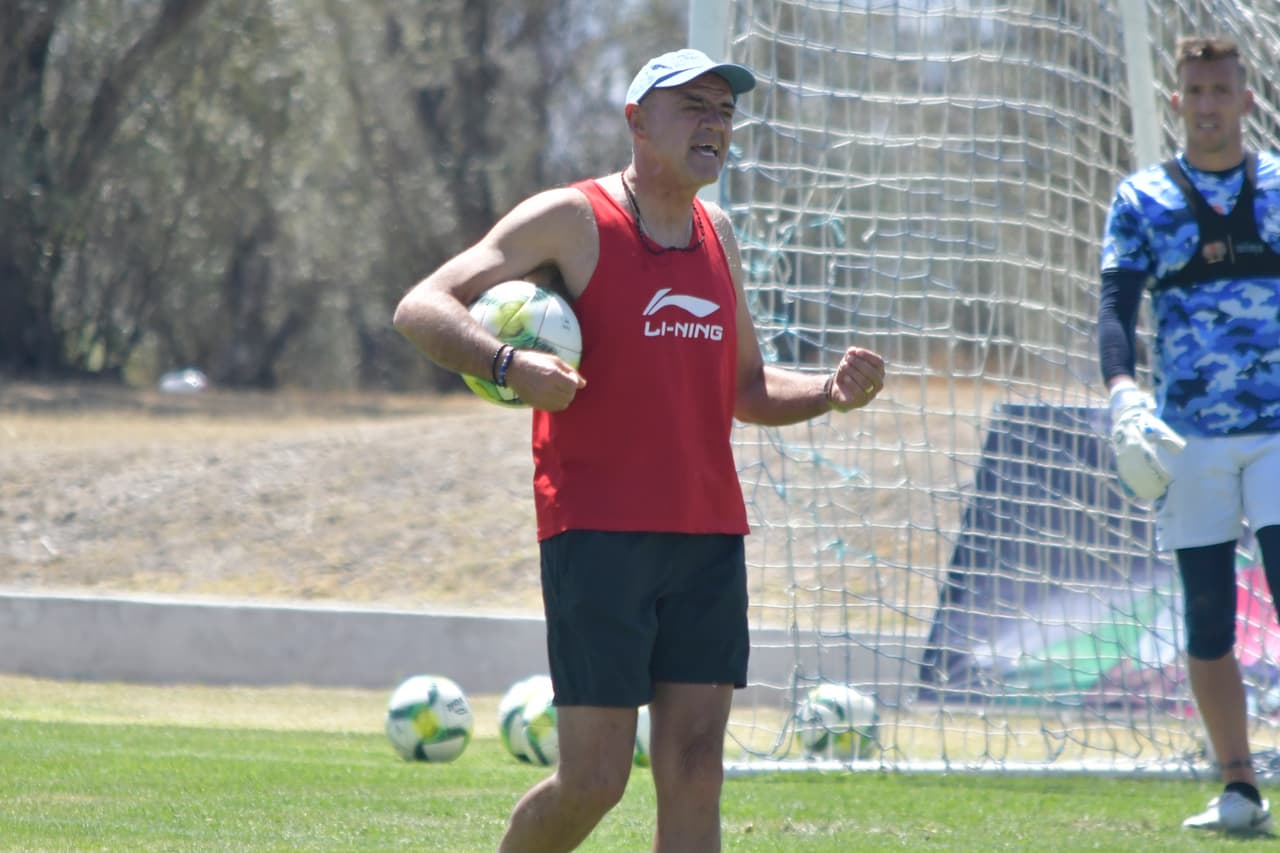José Luis Sánchez Solá ya traba con su escuadra previo al inicio del Apertura 2019.