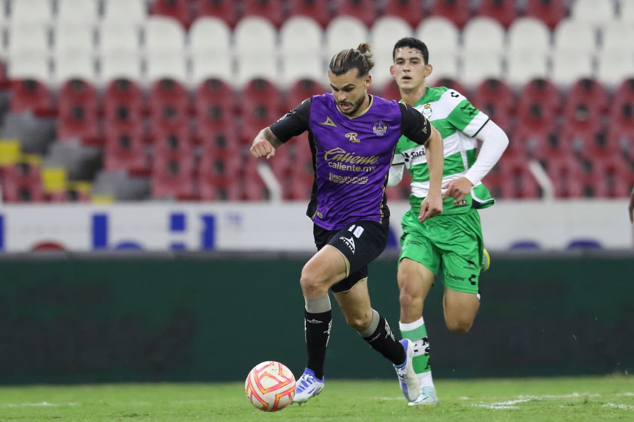 Santos Laguna derrotó a Mazatlán en su penúltimo partido dentro de la Copa por México 2022 con marcador de 3-2. Los goles de los Guerreros los hicieron Preciado, Brunetta y Medina; mientras que los cañoneros descontaron con tantos de Nahuelpán y Bárcenas.