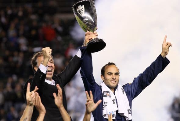 Con el equipo angelino saldría campeón en la Copa y la Liga en la MLS.