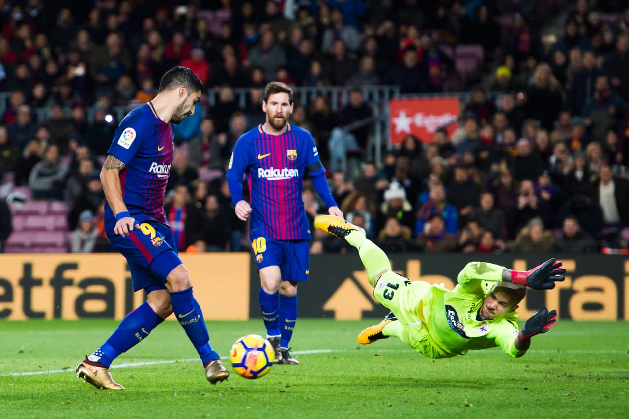 Fue así como Lionel Messi le dio el pase de gol al uruguayo Luis Suárez para que pusiera el 1-0 al minuto 29.