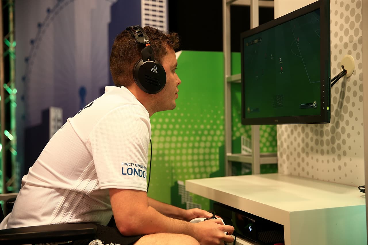 El colombiano Javier 'Janoz' Muñoz no tuvo un buen comienzo y tuvo que remar contra la corriente.