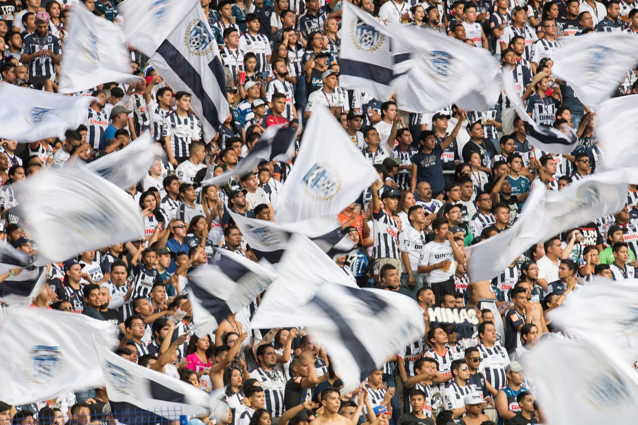 Así se vivió el colorido de la afición en la Jornada 8