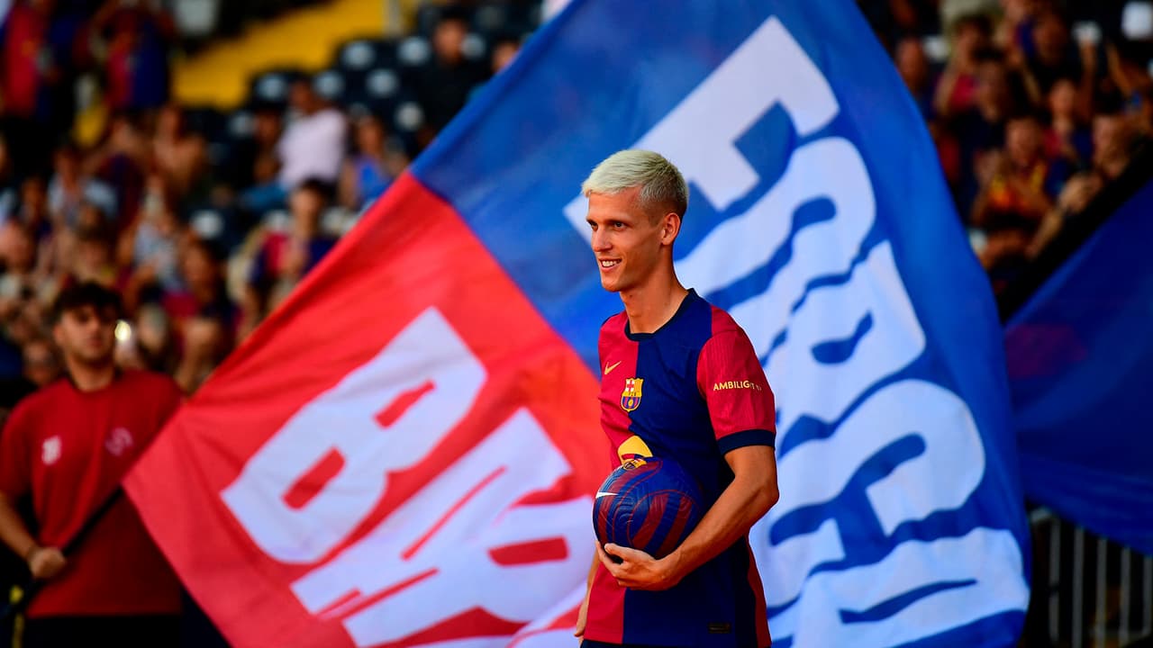 Barcelona presenta a Dani Olmo como su refuerzo estelar ante su afición