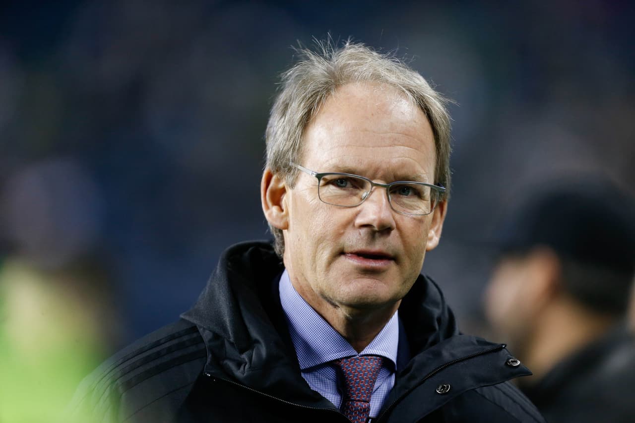Brian Schmetzer, entrenador de Seattle Sounders FC.