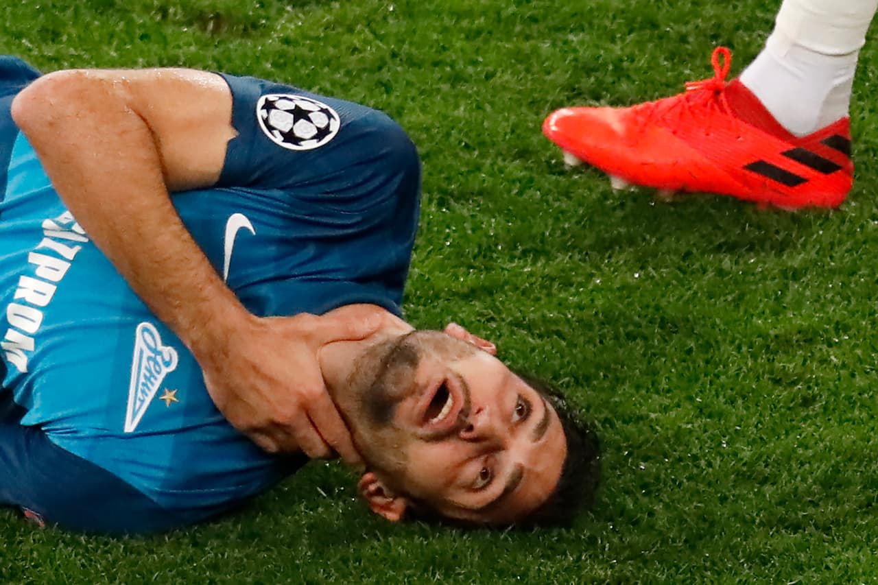 Emmanuel Dennis (63’) abrió el marcador por los locales y en una jugada desafortunada, Horvath (74’) empujó el balón al fondo anotando gol en su propia meta. En tiempo de compensación, De Ketelaere (90+3) hizo el del triunfo. Ethan Horvath, el cancerbero estadounidense, tuvo una destacada actuación en la jornada inaugural de la competición. Zenit visitará al Dortmund y Brujas recibirá al Lazio en la siguiente jornada de la Champions.