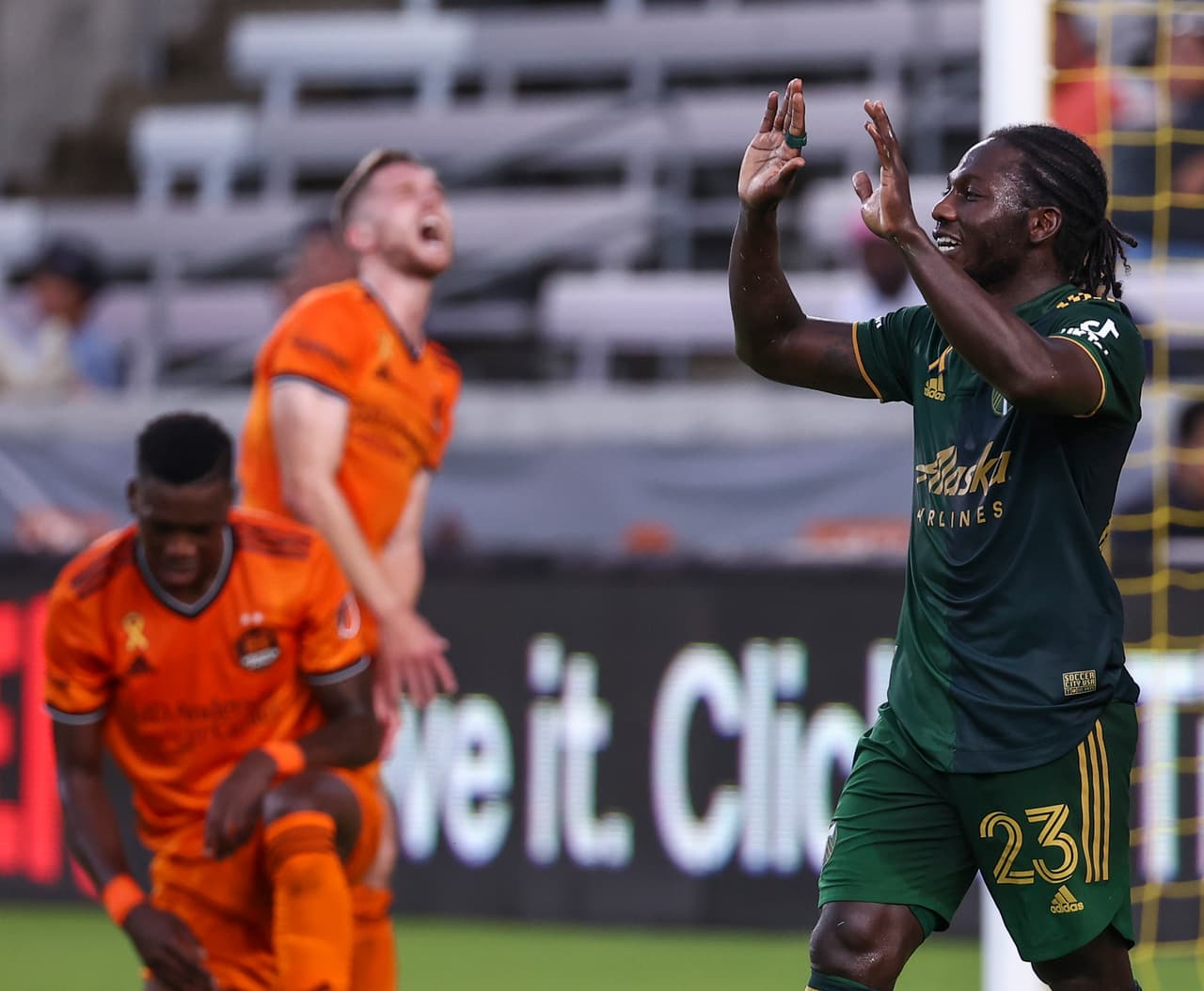 También el viernes por la noche, Portland Timbers sacó una buena victoria a domicilio frente a Houston Dynamo FC.
<br>