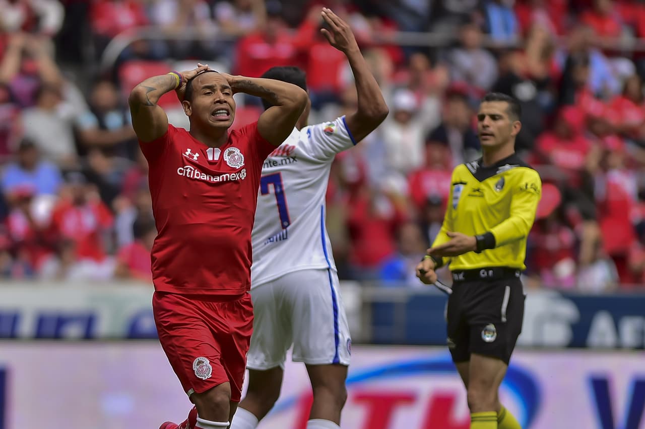 Empate de último minuto entre el Cruz Azul y el Toluca dejan marcador de 3-3 en esta jornada. Doblete por parte de Leonardo Fernández de Toluca y gol de Alexis Canelo, por Cruz Azul marcaron Santiago Gimenes, Elías Hernández y Jonathan Rodríguez.