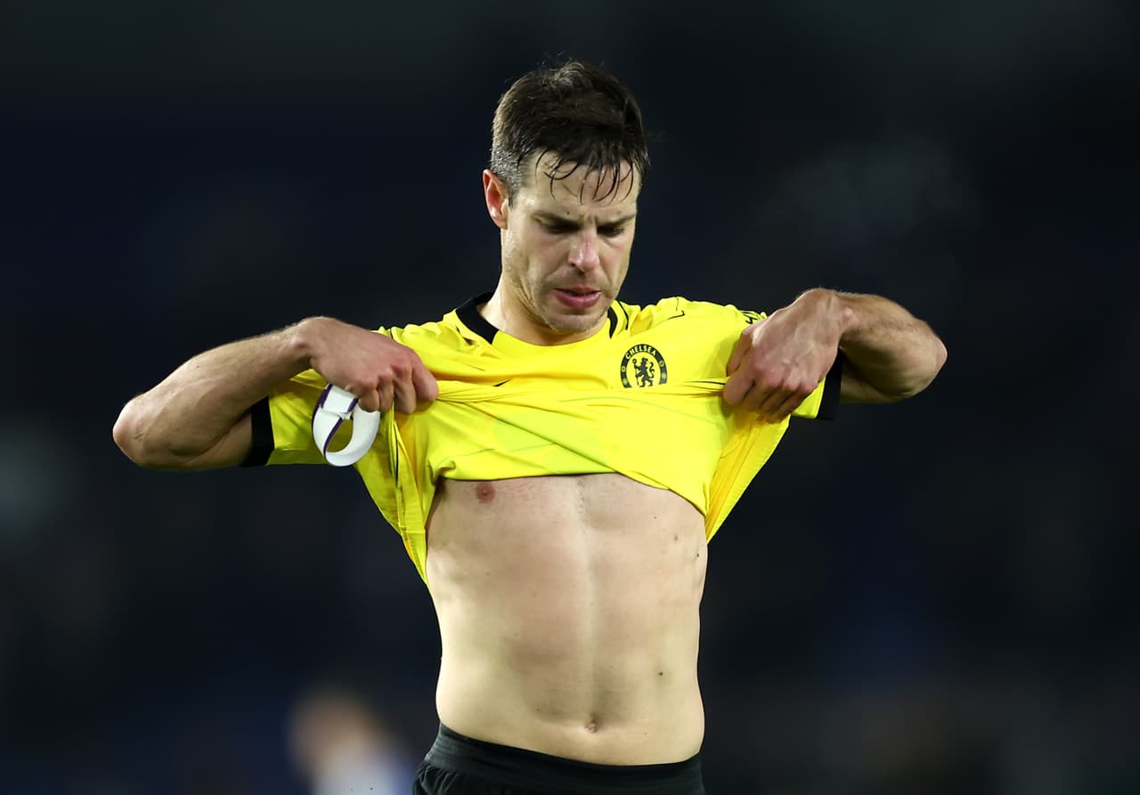 ¿Y el Barça? Chelsea puede renovar unilateral a Azpilicueta