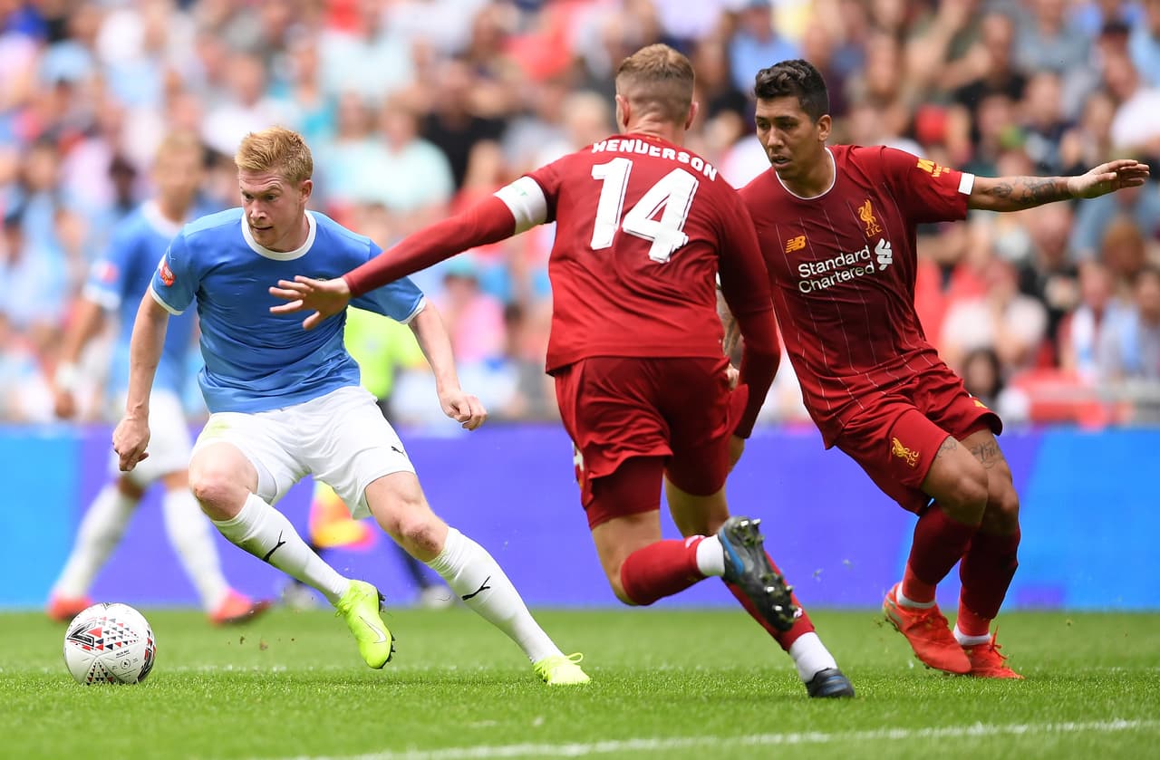 Kevin de Bruyne fue uno de los más peligrosos para el Liverpool atacando el espacio que dejaba Robertson cuando se proyectaba al ataque.